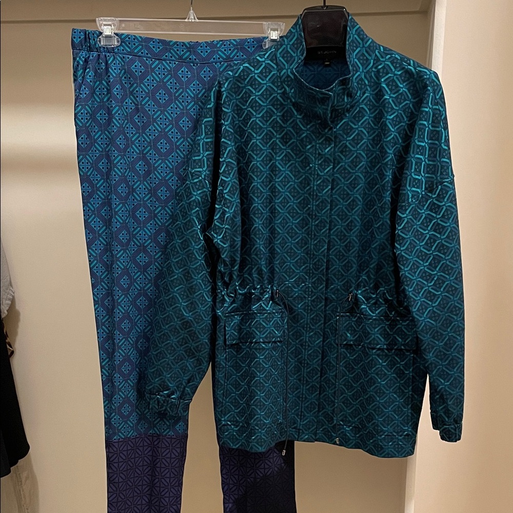 St. John Navy and Teal Geometric Jacket Set - Picture 2 of 9